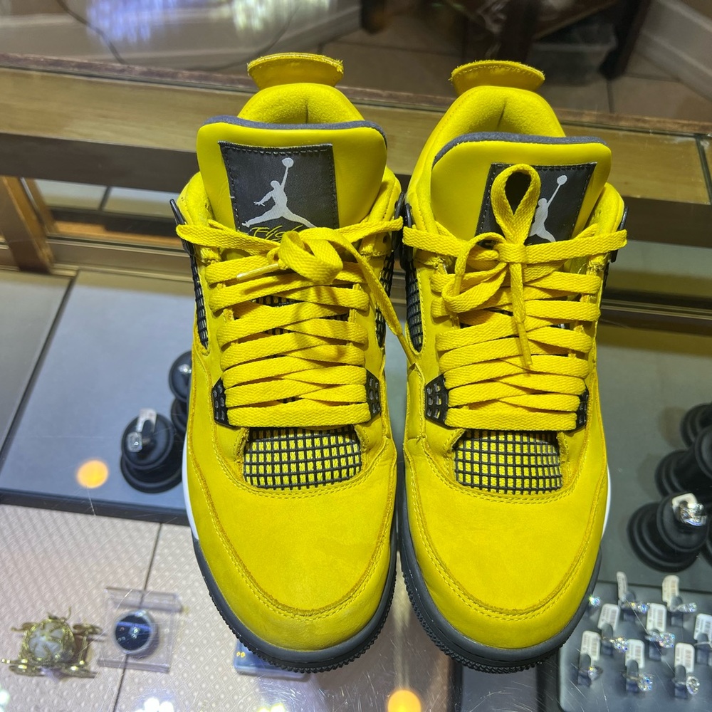 AIR JORDAN 4 LIGHTINING RETRO OG SIZE 12 Sneakers Vibrant Yellow and Black